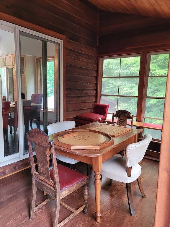 Naturparadies 25 Minuten zum Casino Rama. Holzrahmen, Whirlpool und Sauna. in Huronsee (Kanada)