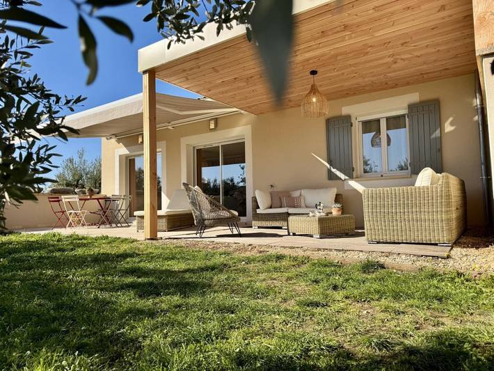 Vakantiehuis voor 6 personen, with Terras and Tuin as well as Uitzicht in Nyons