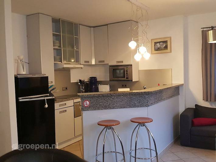 Ferienhaus für 27 Personen, mit Terrasse und Balkon/Terrasse sowie Seeblick in der Eifel - 4