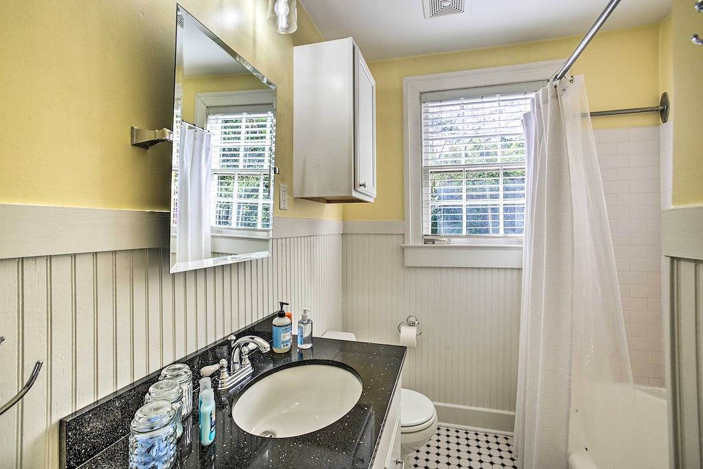 Back on Market! Baton Rouge Cottage < 3 Mi to Lsu in Baton Rouge, East Baton Rouge Parish