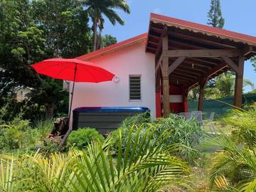Maison d’hôte pour 3 personnes, avec jardin et jacuzzi à Le Gosier
