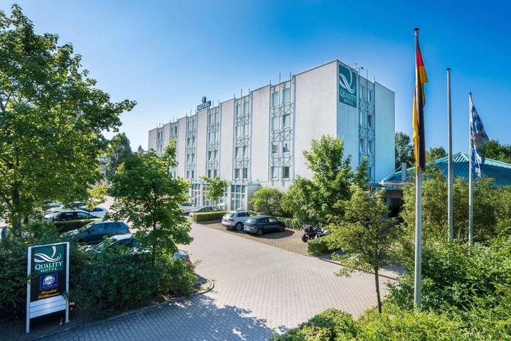 Hotel für 10 Personen, mit Terrasse und Garten in Hof