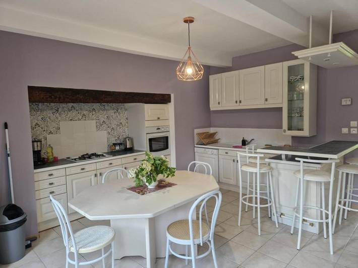 Location de vacances pour 7 personnes, avec jardin ainsi que vue et terrasse, animaux acceptés dans Tollent