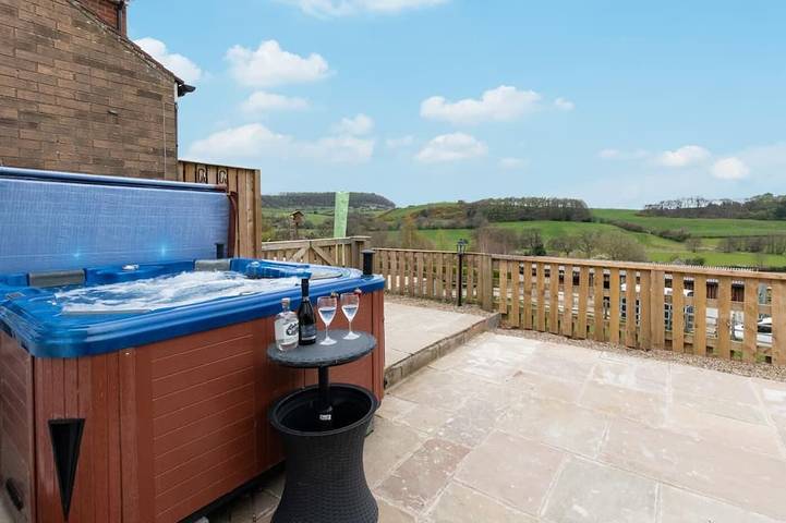 Holiday rental for 8 people, with hot tub, with pets in Scalby
