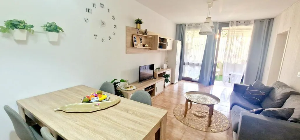 Ferienwohnung für 4 Personen, mit Terrasse und Pool - 1