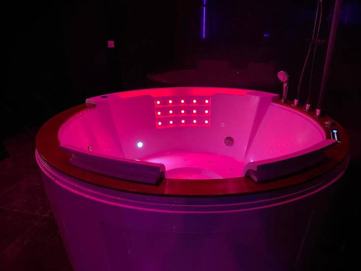 Gîte pour 4 personnes, avec sauna ainsi que jacuzzi et jardin à Riom - 4