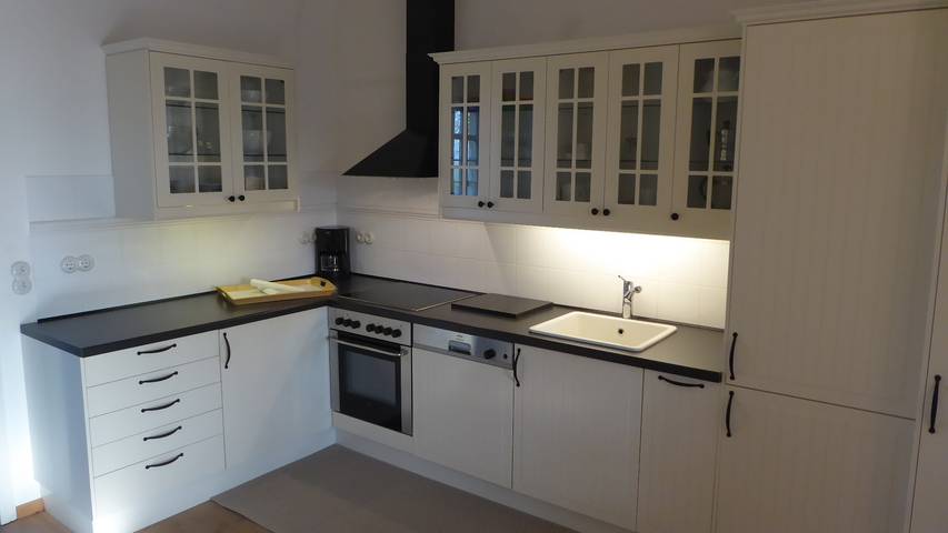 Ganze Ferienwohnung, Gut Rattelvitz, Parterre B Mitte in Gingst, Rügen