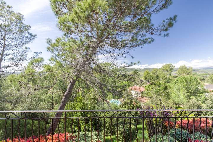 Location de vacances pour 4 personnes, avec jardin ainsi que jacuzzi et terrasse à La Motte - 3