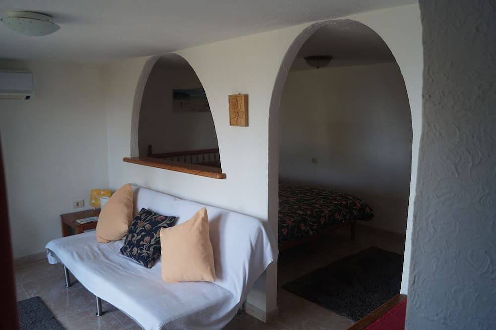 On the Finca Seguro with a stunning sea view far from tourism in San Juan del Reparo, Garachico