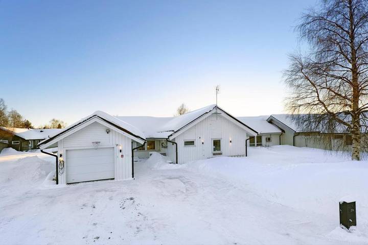 Villa für 10 Personen, mit Sauna und Garten - 1