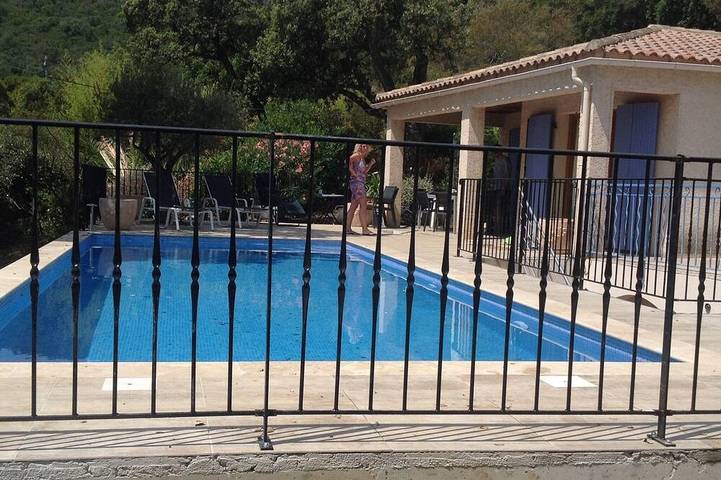 Villa pour 12 personnes, avec jardin et balcon dans Le Lavandou