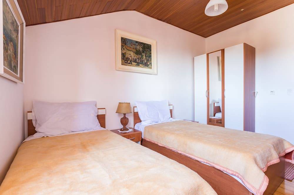 Entire apartment, Charming home with a beautiful sea view in Dubrovnik, Grad Dubrovnik