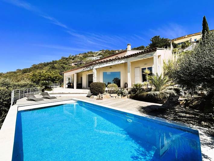 Villa pour 8 personnes, avec piscine à La Londe-les-Maures