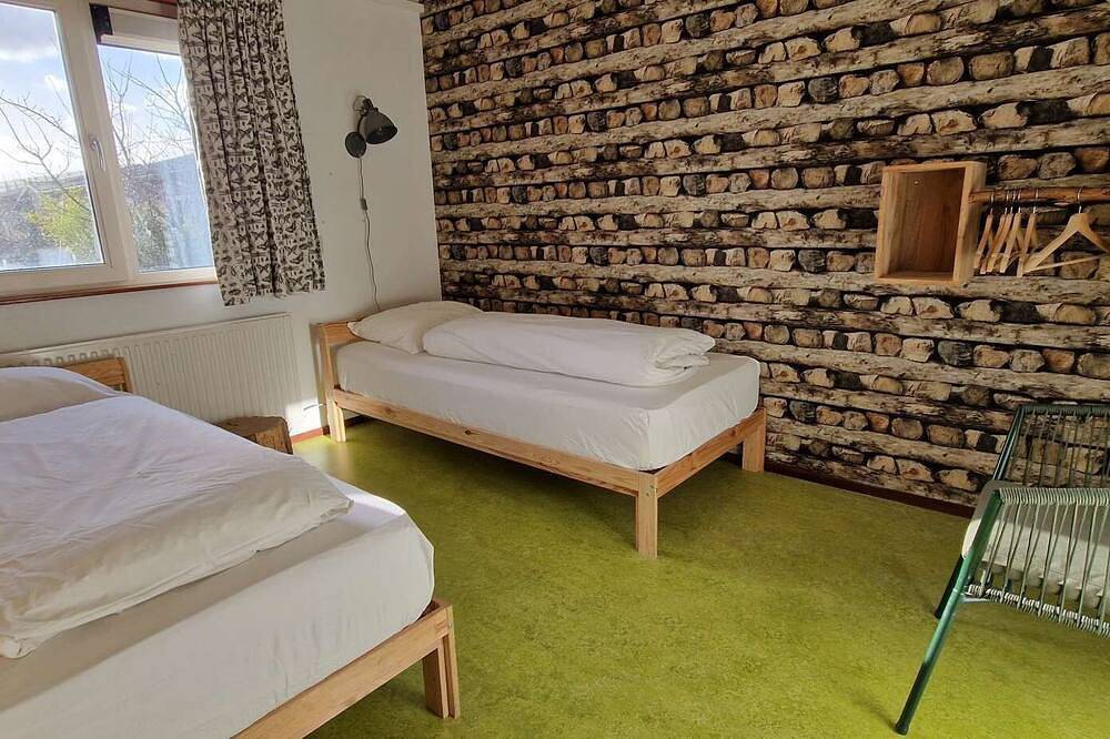 Ganze Wohnung, Erdgeschoss, 8-Personen-Wohnung in Amsterdam-Nord, Holländische Küste
