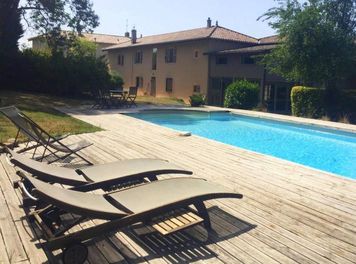 Chambre d’hôte pour 2 personnes, avec piscine ainsi que vue et jardin à Messimy-sur-Saône