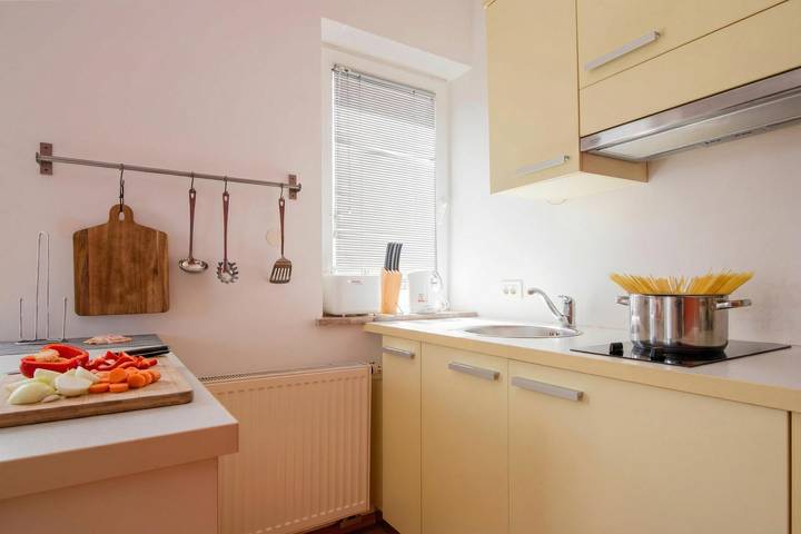 Ganze Wohnung, Lavrič Garden Apartment 2 at Lake Bloke in Innerkrain-Karst