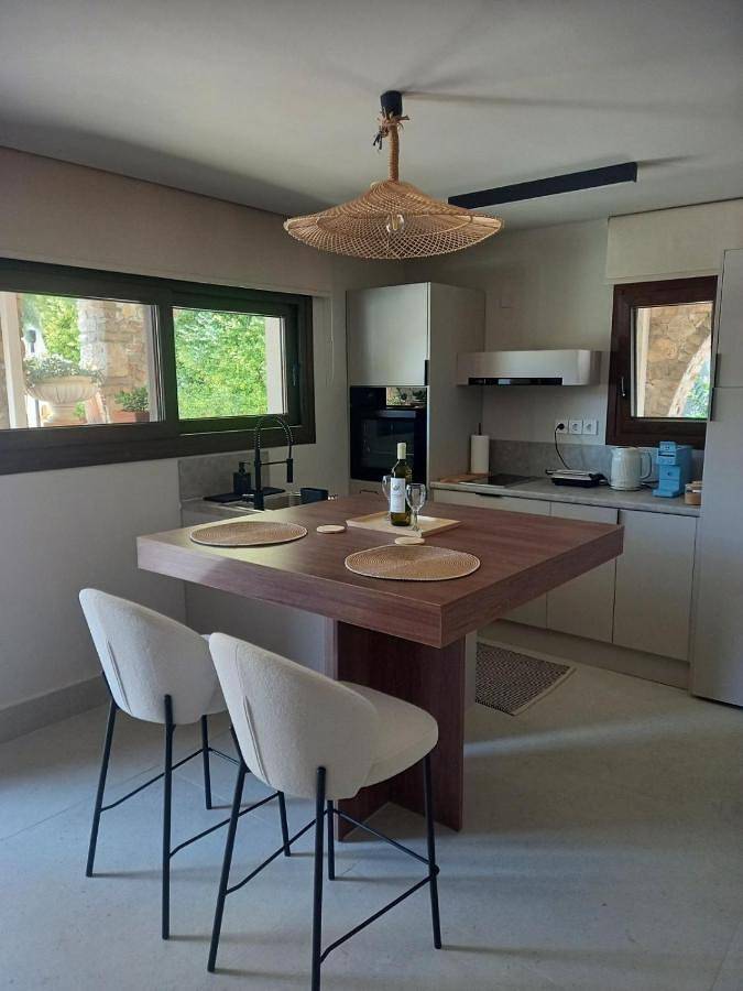 Apartamento para 2 personas, con jardín y jacuzzi en Corinto