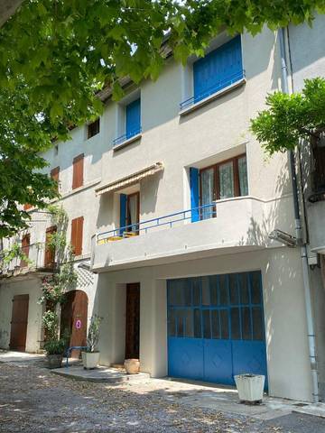 Gîte pour 9 personnes, avec vue et balcon à Jaujac