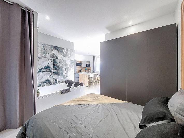 Gîte pour 2 personnes, avec jacuzzi à Pierre-Bénite - 2