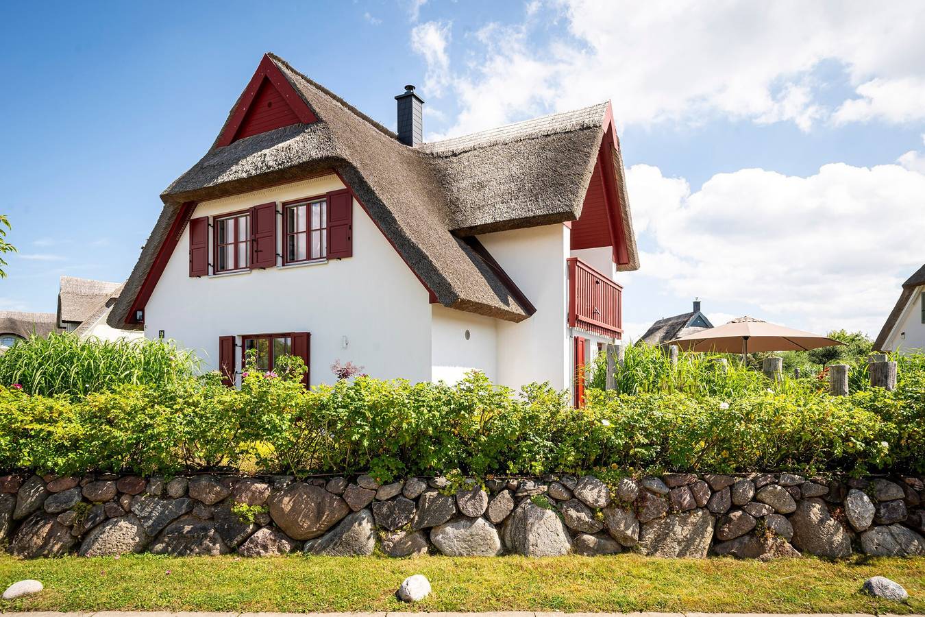 Ferienhaus 'Rügenblick 24' mit Meerblick, privater Terrasse und Wi-Fi in Kramerhof, Stralsund Umland