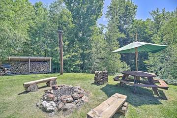 Vacation Home for 12 Guests in Mad River Glen, Vermont, Picture 3