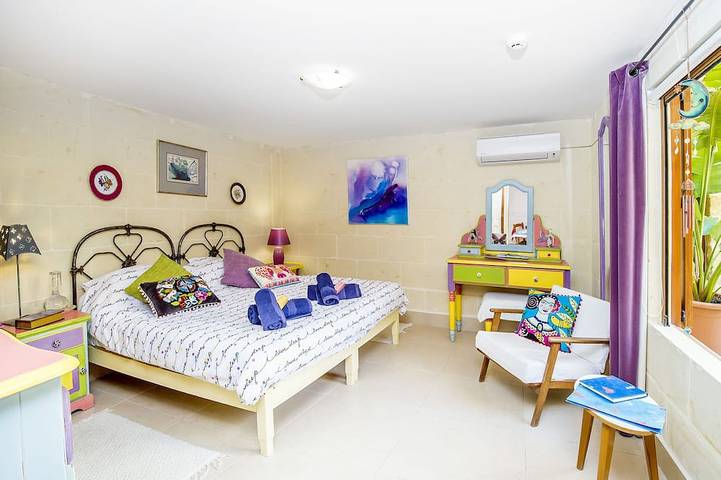 Ferienhaus für 3 Personen, mit Whirlpool und Garten sowie Pool und Sauna auf Malta