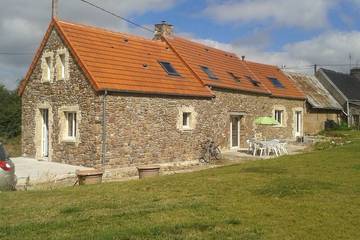 Location de vacances pour 6 personnes, avec terrasse et jardin à Crasville