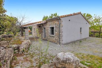 Gîte pour 6 personnes, avec jardin, animaux acceptés à Labeaume