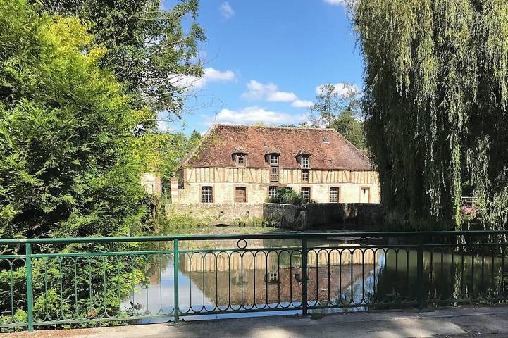 Location de vacances pour 13 personnes, avec jardin dans Chaudon