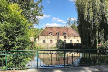 Gîte pour 13 personnes, avec jardin dans Chaudon