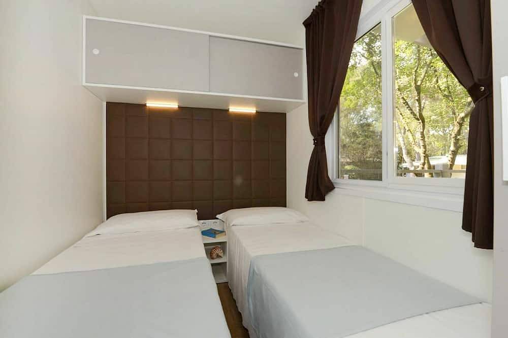 Precioso apartamento en villa para 6 personas con A/C, Wifi, piscina, Tv, patio y aparcamiento in Baia Domizia, Provincia de Caserta