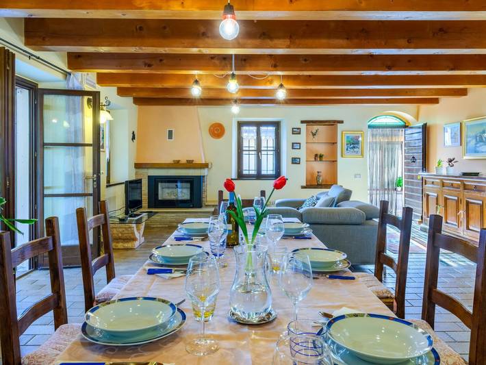 Location de vacances pour 8 personnes, avec jardin et piscine, animaux acceptés à Cartoceto - 2