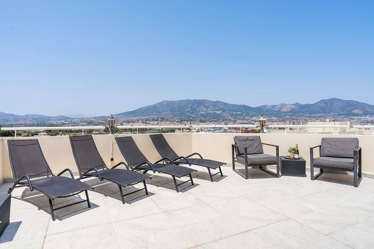 Apartamento vacacional entero, Spacious Castillo Sohail by Costarentals in Myramar, Fuengirola