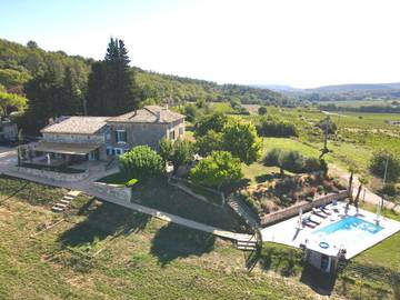 Chambre d’hôte pour 2 personnes, avec piscine ainsi que jardin et vue à Cornillon