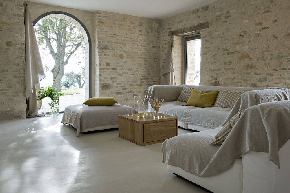 Villa in Treia mit 5 Schlafzimmern 11 Schlafplätzen in Treia (Italien), Macerata Provinz