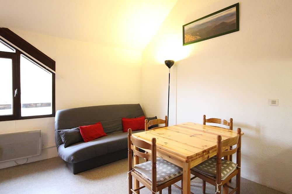 Apartamento entero, Apartamento F2 al pie de pistas en Mont-Dore, 1er piso, 2**, 4 pers, no mascotas in Mont-Dore, Parque Natural Regional Volcans d'Auvergne