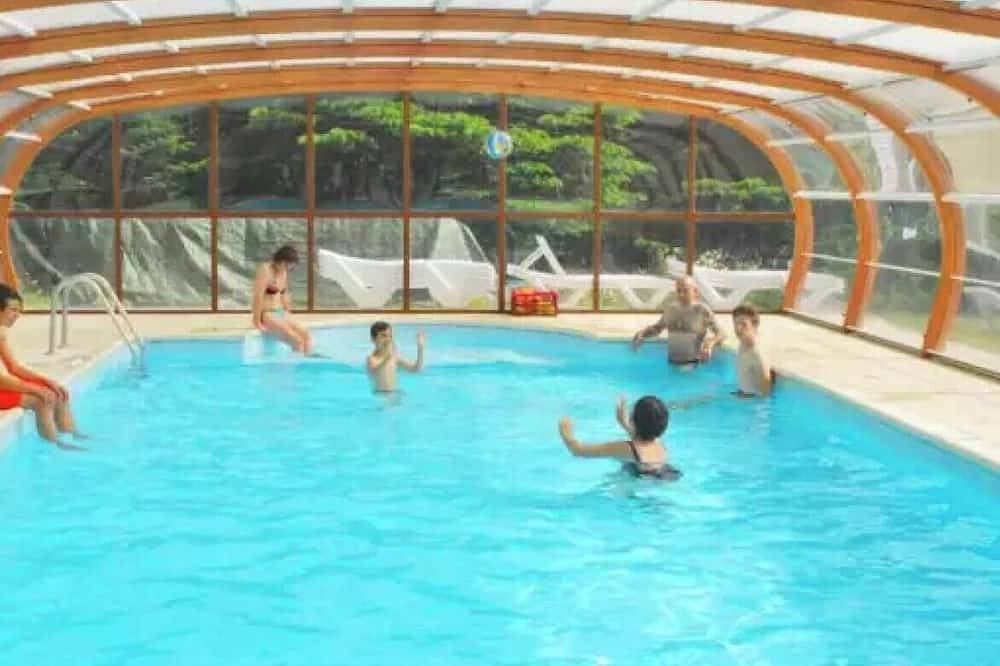 Zecamping 3 étoiles piscine couverte tente 6m2 2 pers in Chamberet, Région de Tulle