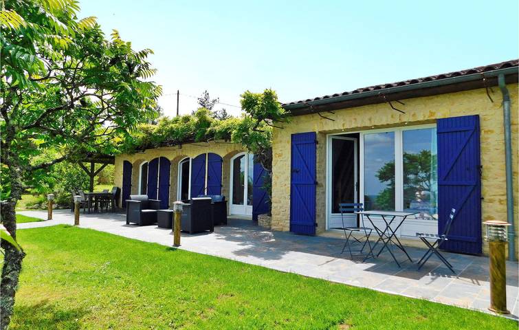 Location de vacances pour 8 personnes, avec terrasse à Plazac - 2