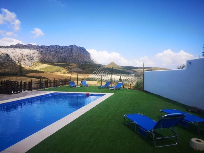 Casa rural para 8 personas, con jardín además de piscina y vistas, Se admiten mascotas en Antequera