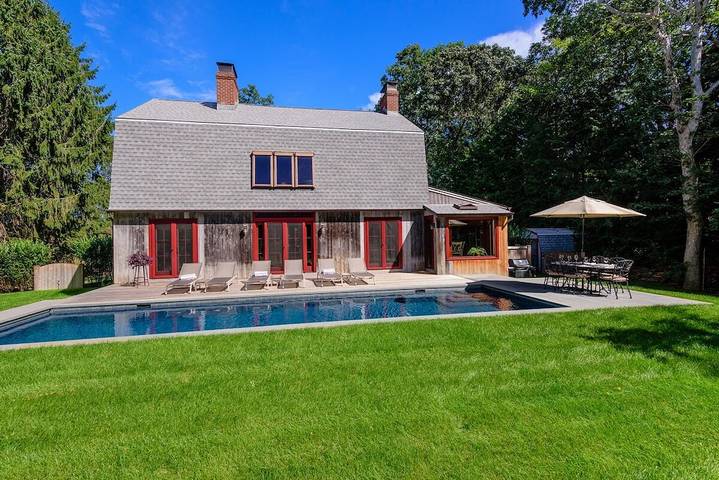 Vacation rental for 7 people, with yard in East Hampton