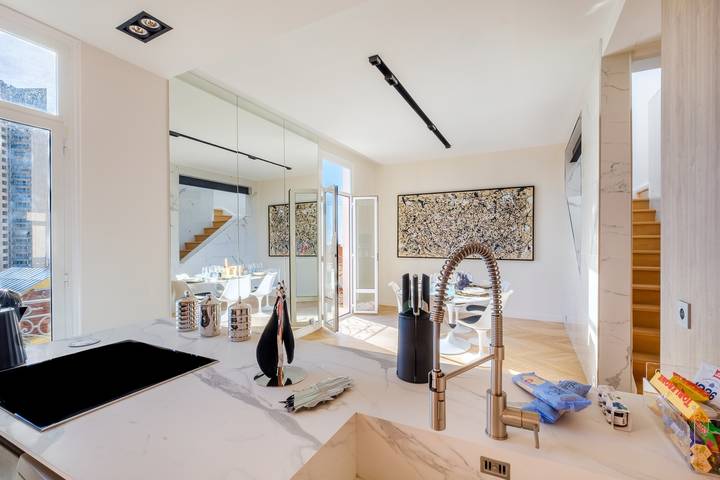 Appartamento intero, Appartamento di vacanza 'De luxe Bluesky' con terrazza, balcone e Wi-Fi in Beausoleil, Costa mediterranea (Francia)
