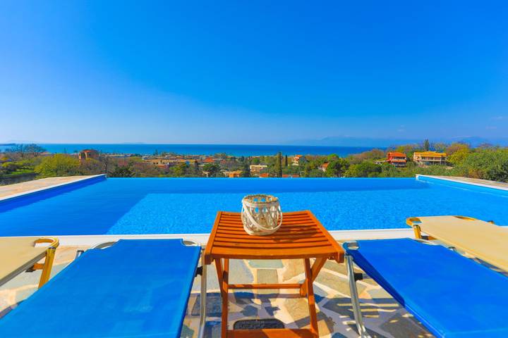 Location de vacances pour 8 personnes, avec jardin et vue dans Acharavi - 2