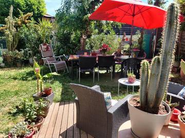 Cottage pour 2 personnes, avec vue et jardin à Beauchastel