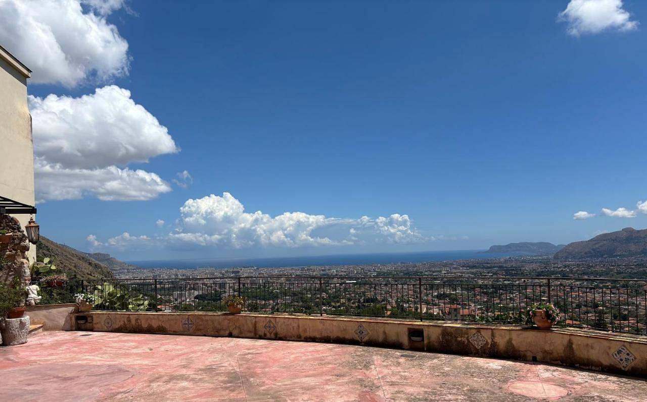 Palazzo Q-tò in Monreale, Provincia di Palermo
