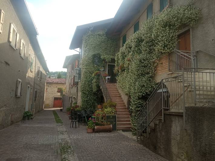 Ferienhaus für 3 Personen, mit Balkon und Seeblick in der Lombardei