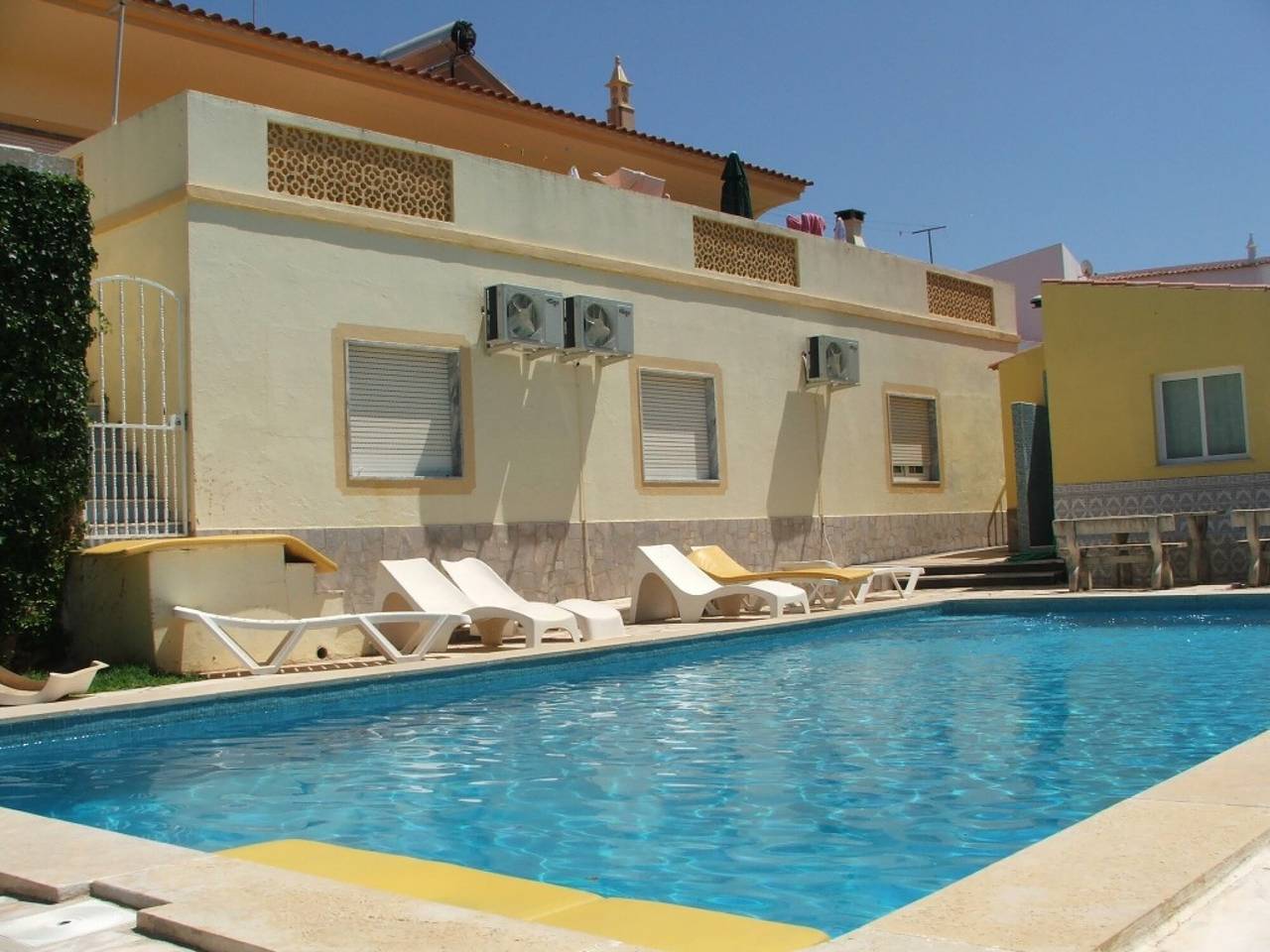 Studio entier, Studio Anastacio" avec piscine, terrasse privée et Wi-Fi. in Albufeira, District de Faro