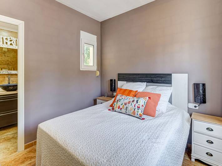 Casa rural para 6 personas, con piscina además de jardín y terraza, Familias con niños en Provincia de Valencia - 4