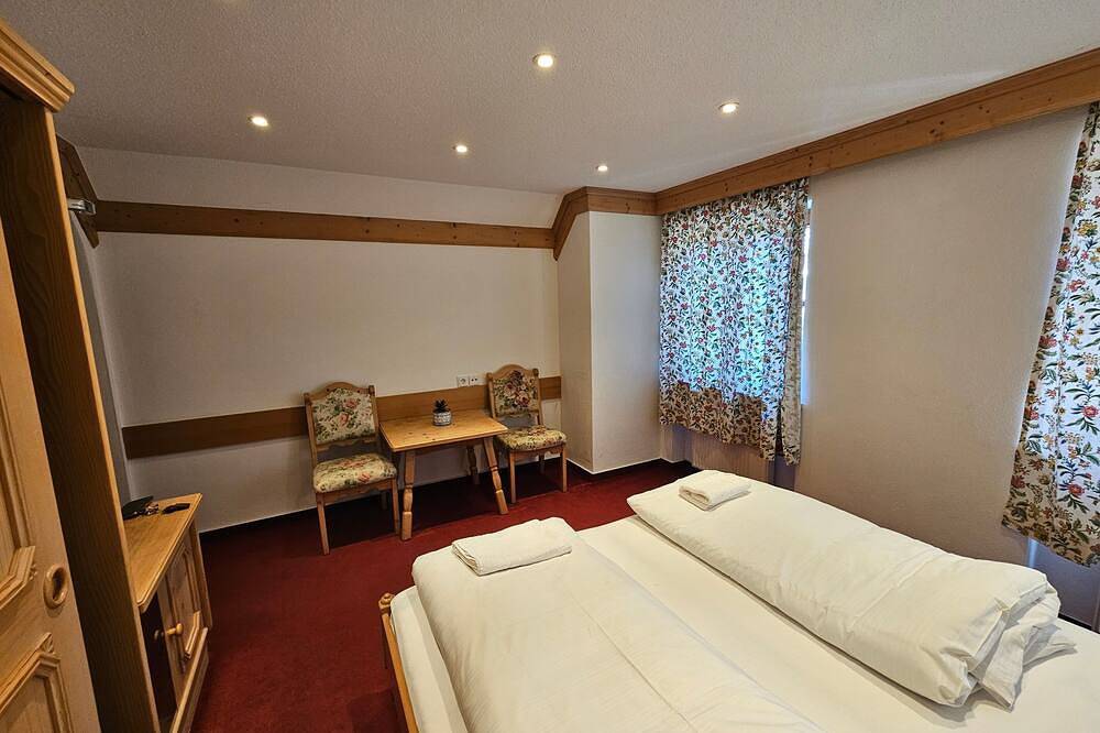 Ganze Wohnung, Zimmer '15 Doppelzimmer' mit Wlan in Seefeld, Pilsensee