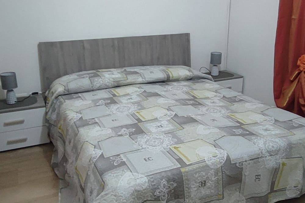 The Sunflower, whole house 5 minutes from Museum, Cathedral, beach and movida in Reggio Calabria, Reggio Calabria Province