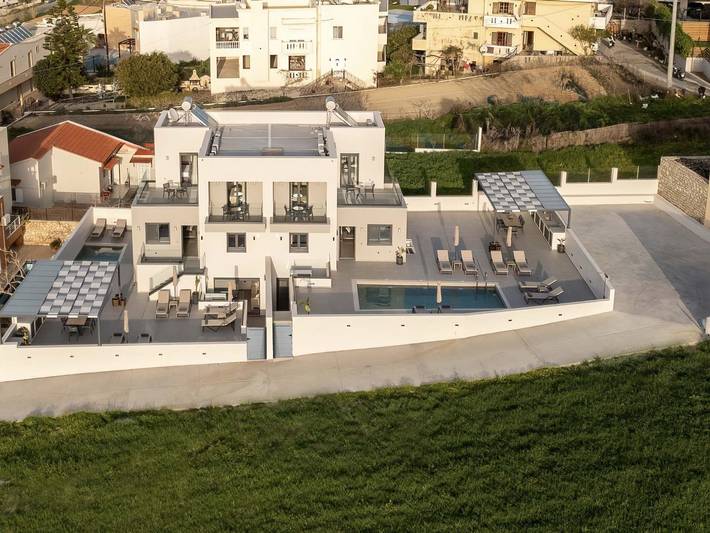 Villa for 22 people, with sauna and balcony as well as garden in Rethymnon